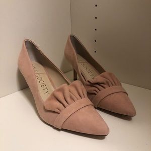 Sole Society Darbia Ruffle Pump